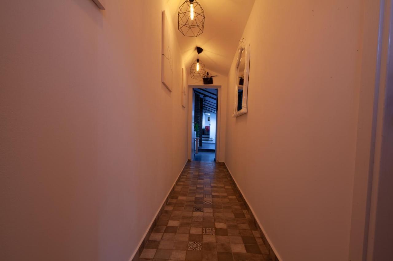 Little Paris Booutique In Old Town Center Apartament Brașov