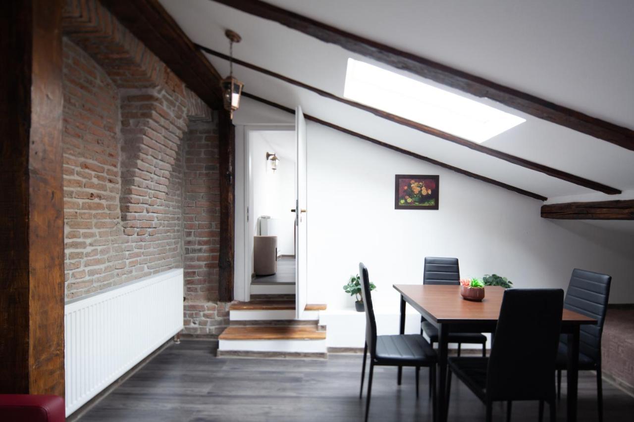 Apartament Little Paris Booutique In Old Town Center Brașov