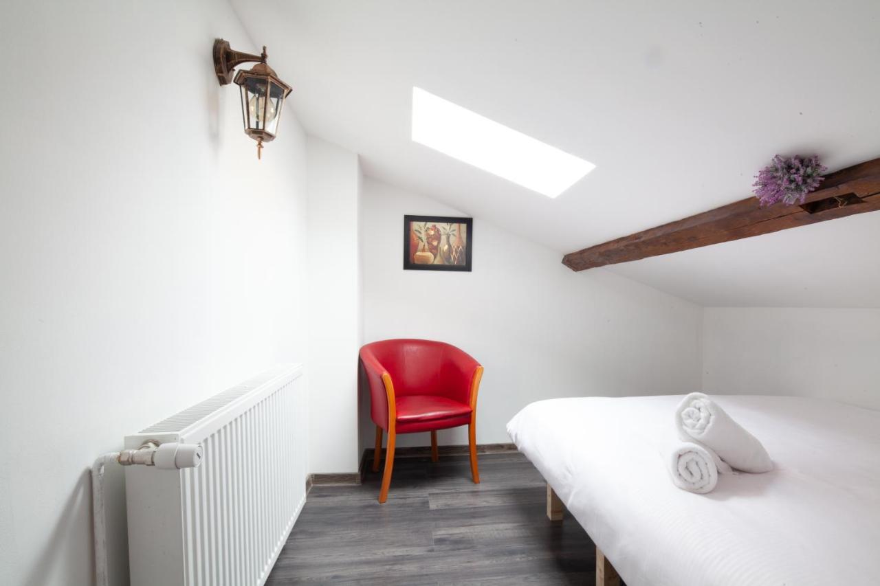 Little Paris Booutique In Old Town Center Apartament